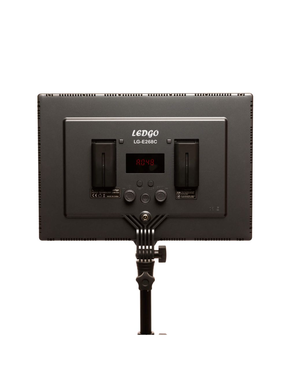 LEDGO LUXPAD E268C twin LED light kit with batteries and light